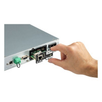 Vista posteriore di Eaton UPS 5P 650IR  porte per dispositivi elettronici.